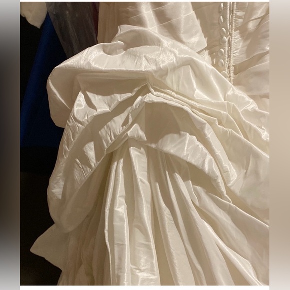 Modeca “Mary” ravello taffeta strapless drop-waist ball gown wedding gown - Picture 6 of 10